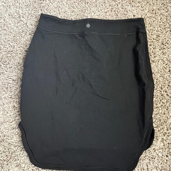 Lululemon City Skirt - Picture 2 of 3